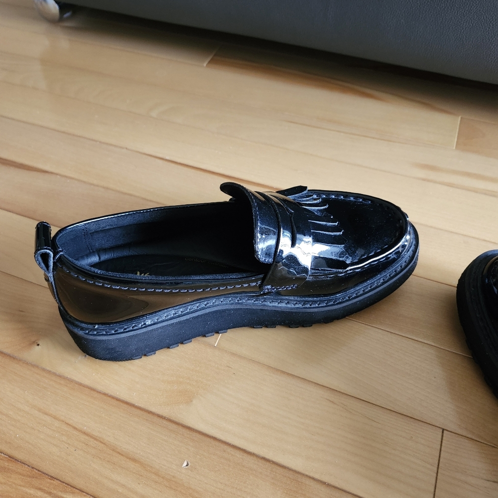 Clarks Black Platform Loafers with Fringe - Picture 3 of 9
